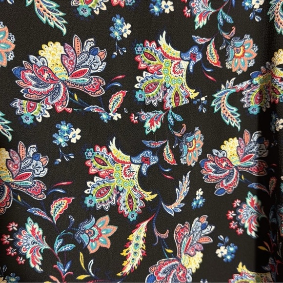 8/$25 Floral Patterned Blouse paisley size small - Picture 3 of 5